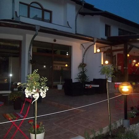 Hotel Gabrisa Razgrad Bagian luar foto