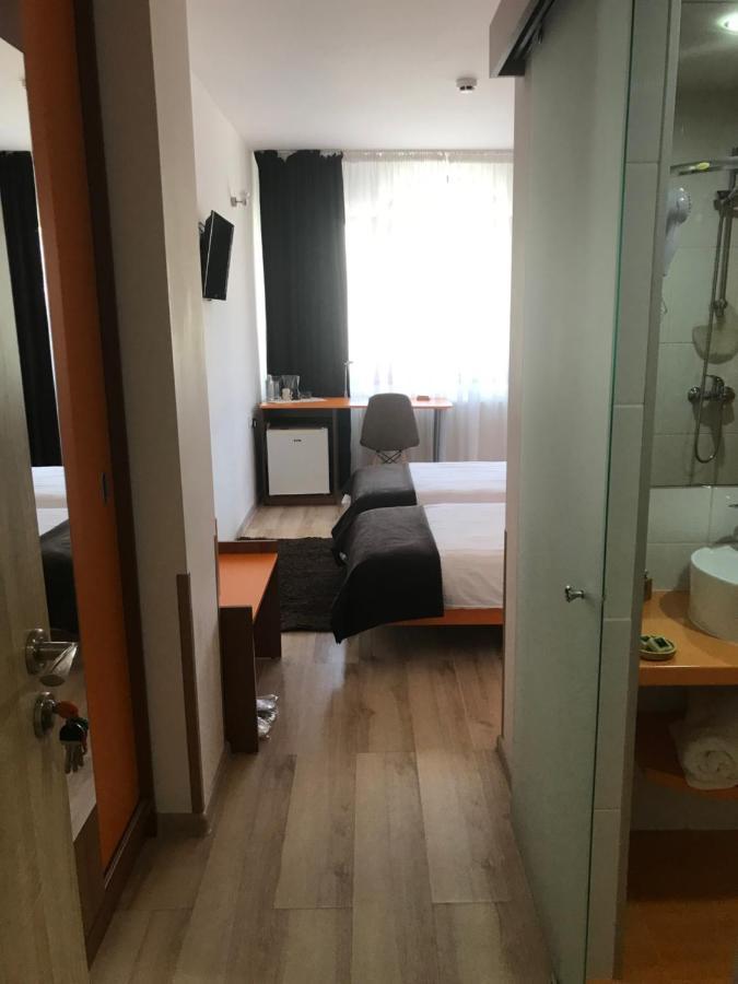 Hotel Gabrisa Razgrad Bagian luar foto